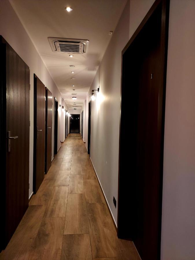 Pensjonat I Restauracja Hubertowka Милич Екстериор снимка